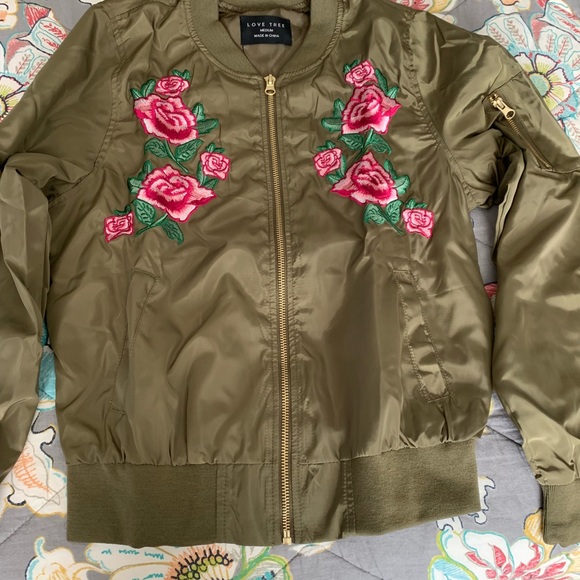 🌟Rose Bomber Jacket ⭐️ - Picture 4 of 5